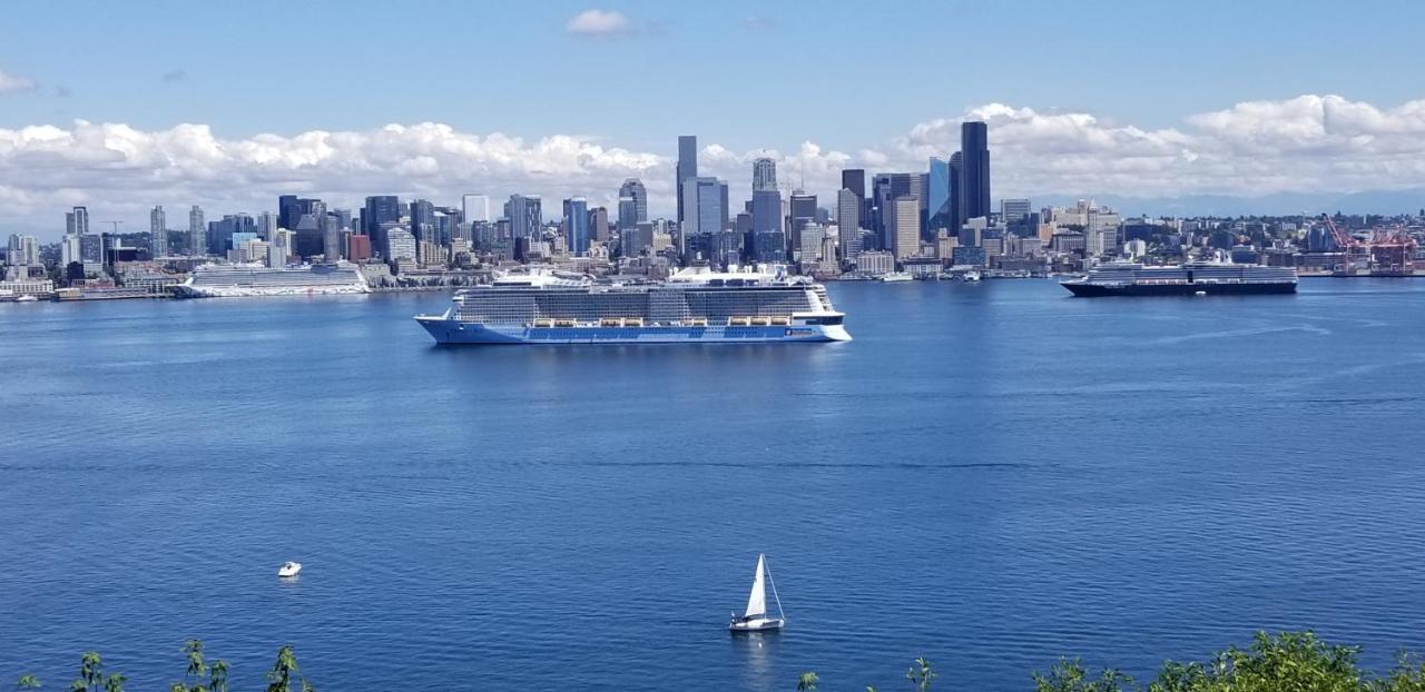180 Degree, Unobstructed Bluff View! Apartment Seattle Exterior photo