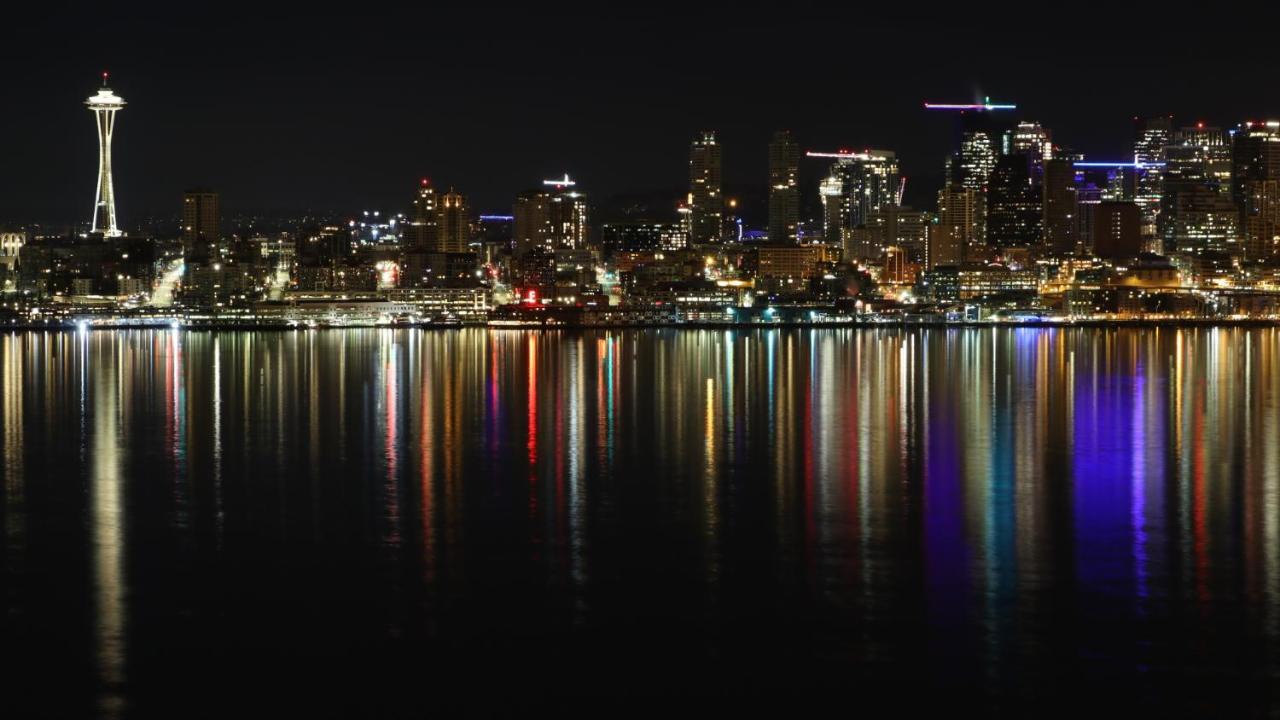 180 Degree, Unobstructed Bluff View! Apartment Seattle Exterior photo